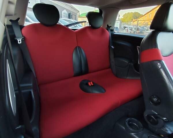 Чорний Міні Cooper, об'ємом двигуна 1.6 л та пробігом 206 тис. км за 5500 $, фото 26 на Automoto.ua