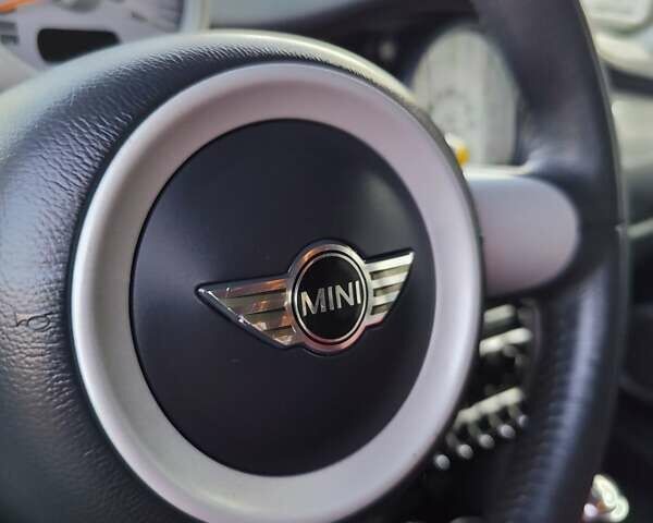 Чорний Міні Cooper, об'ємом двигуна 1.6 л та пробігом 206 тис. км за 5500 $, фото 28 на Automoto.ua