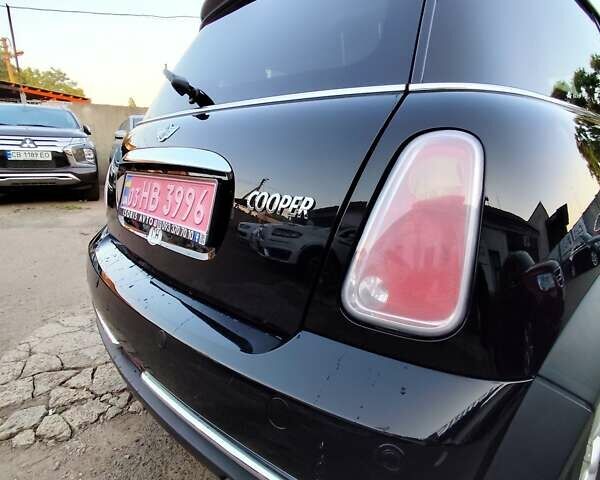 Чорний Міні Cooper, об'ємом двигуна 1.6 л та пробігом 206 тис. км за 5500 $, фото 15 на Automoto.ua