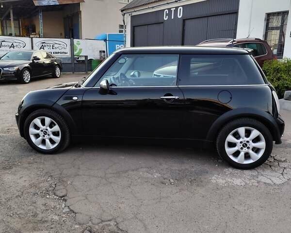 Чорний Міні Cooper, об'ємом двигуна 1.6 л та пробігом 206 тис. км за 5500 $, фото 9 на Automoto.ua
