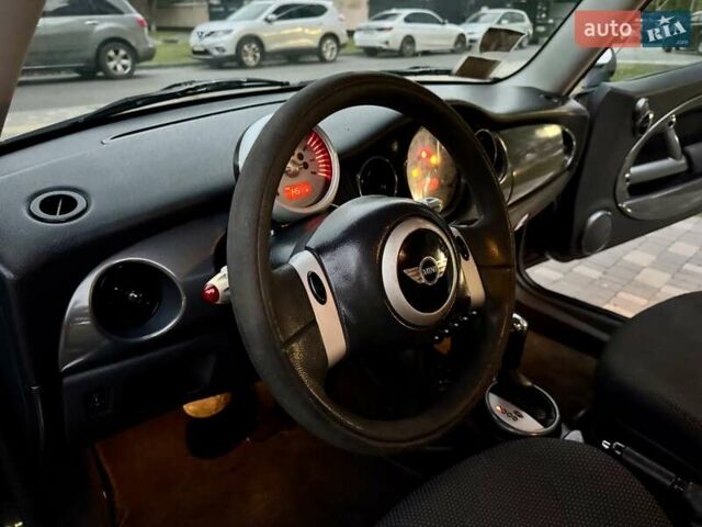 Черный Мини Купер, объемом двигателя 1.6 л и пробегом 123 тыс. км за 5999 $, фото 28 на Automoto.ua