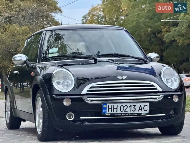 Черный Мини Купер, объемом двигателя 1.6 л и пробегом 123 тыс. км за 5999 $, фото 4 на Automoto.ua