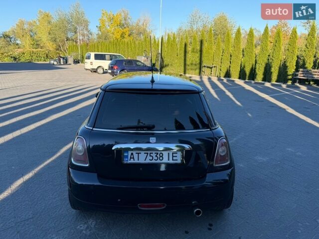 Черный Мини Купер, объемом двигателя 1.6 л и пробегом 280 тыс. км за 4700 $, фото 7 на Automoto.ua