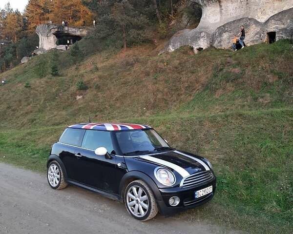 Чорний Міні Cooper, об'ємом двигуна 1.6 л та пробігом 310 тис. км за 5500 $, фото 6 на Automoto.ua
