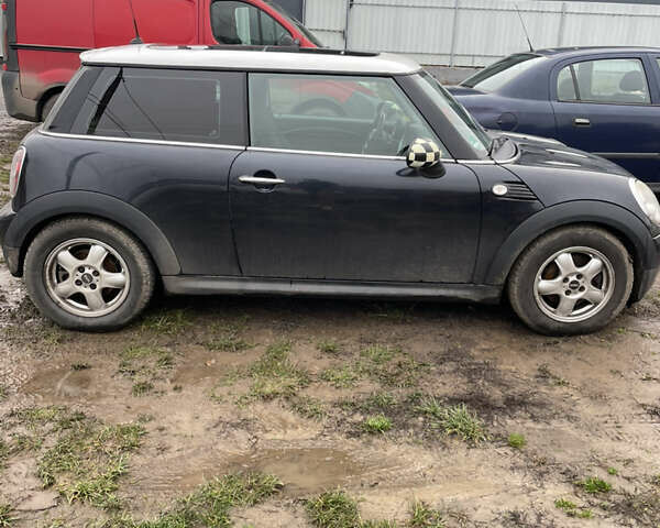 Черный Мини Купер, объемом двигателя 1.6 л и пробегом 251 тыс. км за 3600 $, фото 5 на Automoto.ua