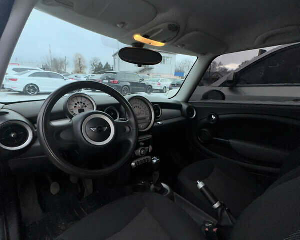 Чорний Міні Cooper, об'ємом двигуна 1.56 л та пробігом 192 тис. км за 6800 $, фото 10 на Automoto.ua
