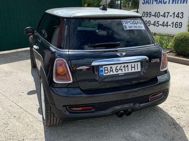 Черный Мини Купер, объемом двигателя 1.6 л и пробегом 180 тыс. км за 7500 $, фото 6 на Automoto.ua