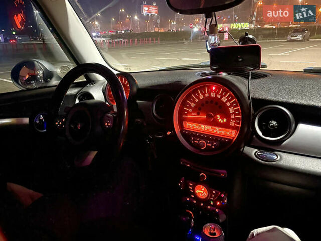 Черный Мини Купер, объемом двигателя 1.6 л и пробегом 270 тыс. км за 6899 $, фото 13 на Automoto.ua