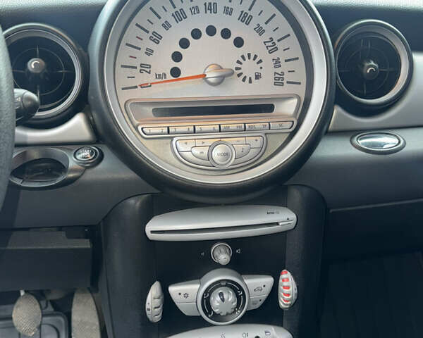 Чорний Міні Cooper, об'ємом двигуна 1.56 л та пробігом 192 тис. км за 6800 $, фото 11 на Automoto.ua