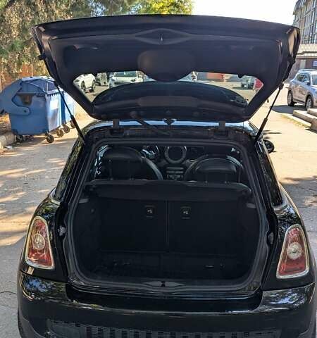 Чорний Міні Cooper, об'ємом двигуна 1.6 л та пробігом 223 тис. км за 8500 $, фото 25 на Automoto.ua