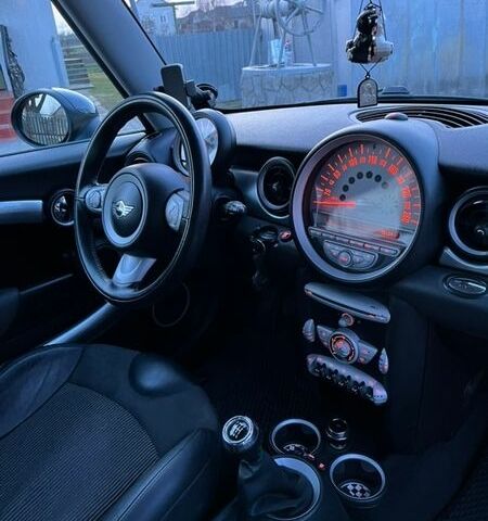 Черный Мини Купер, объемом двигателя 1.4 л и пробегом 162 тыс. км за 6600 $, фото 36 на Automoto.ua