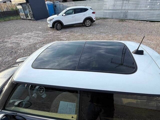 Черный Мини Купер, объемом двигателя 1.6 л и пробегом 196 тыс. км за 7200 $, фото 11 на Automoto.ua