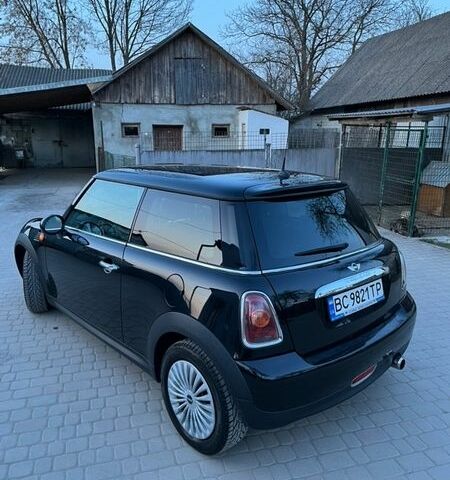 Черный Мини Купер, объемом двигателя 1.4 л и пробегом 162 тыс. км за 6600 $, фото 51 на Automoto.ua