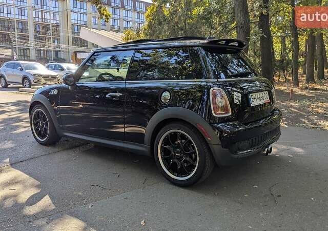 Чорний Міні Cooper, об'ємом двигуна 1.6 л та пробігом 223 тис. км за 8500 $, фото 1 на Automoto.ua