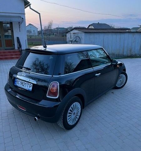 Черный Мини Купер, объемом двигателя 1.4 л и пробегом 162 тыс. км за 6600 $, фото 49 на Automoto.ua