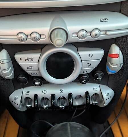 Чорний Міні Cooper, об'ємом двигуна 1.6 л та пробігом 223 тис. км за 8500 $, фото 23 на Automoto.ua