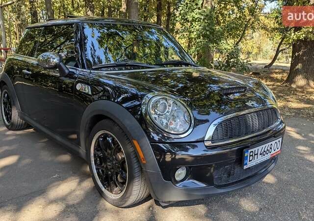 Чорний Міні Cooper, об'ємом двигуна 1.6 л та пробігом 223 тис. км за 8500 $, фото 10 на Automoto.ua