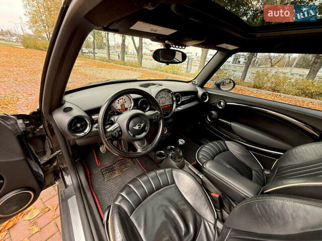 Чорний Міні Cooper, об'ємом двигуна 1.6 л та пробігом 119 тис. км за 6899 $, фото 1 на Automoto.ua