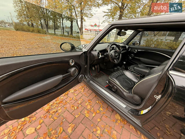 Черный Мини Купер, объемом двигателя 1.6 л и пробегом 119 тыс. км за 6699 $, фото 8 на Automoto.ua
