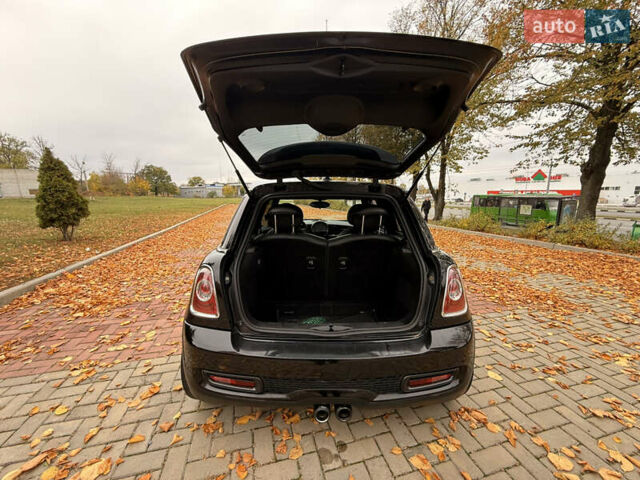 Чорний Міні Cooper, об'ємом двигуна 1.6 л та пробігом 119 тис. км за 6899 $, фото 22 на Automoto.ua