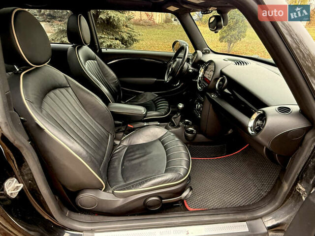 Чорний Міні Cooper, об'ємом двигуна 1.6 л та пробігом 119 тис. км за 6700 $, фото 14 на Automoto.ua