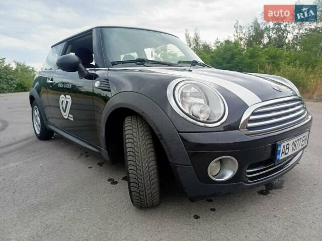 Черный Мини Купер, объемом двигателя 1.6 л и пробегом 186 тыс. км за 6600 $, фото 2 на Automoto.ua