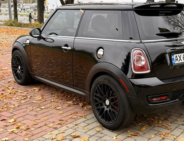 Черный Мини Купер, объемом двигателя 1.6 л и пробегом 119 тыс. км за 6699 $, фото 2 на Automoto.ua