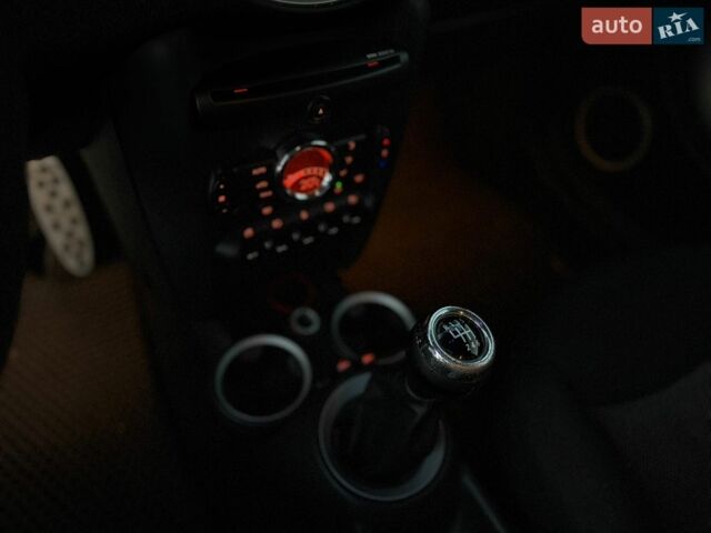 Чорний Міні Cooper, об'ємом двигуна 1.6 л та пробігом 260 тис. км за 6500 $, фото 8 на Automoto.ua
