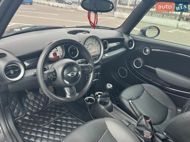Чорний Міні Cooper, об'ємом двигуна 1.6 л та пробігом 230 тис. км за 7500 $, фото 3 на Automoto.ua