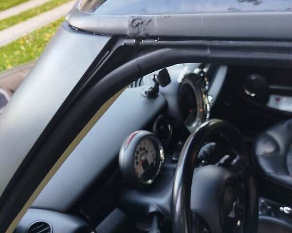 Черный Мини Купер, объемом двигателя 1.6 л и пробегом 290 тыс. км за 7700 $, фото 5 на Automoto.ua