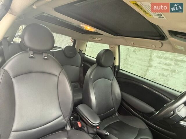 Чорний Міні Cooper, об'ємом двигуна 1.6 л та пробігом 199 тис. км за 7000 $, фото 6 на Automoto.ua