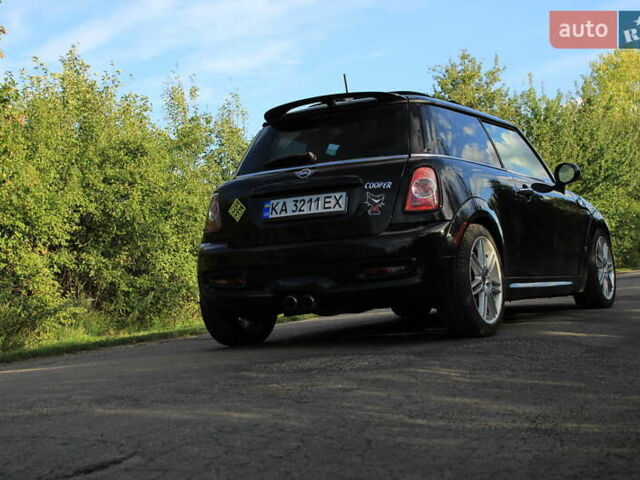 Чорний Міні Cooper, об'ємом двигуна 1.6 л та пробігом 253 тис. км за 8500 $, фото 3 на Automoto.ua