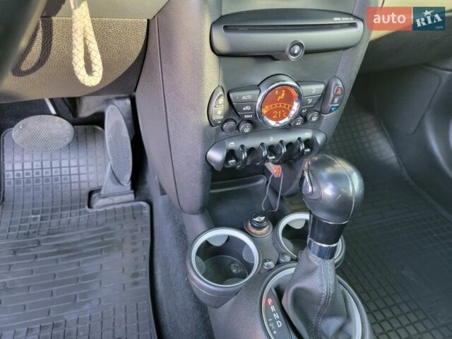 Черный Мини Купер, объемом двигателя 1.6 л и пробегом 160 тыс. км за 9200 $, фото 10 на Automoto.ua