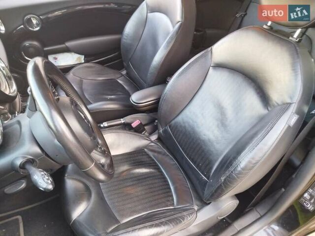 Черный Мини Купер, объемом двигателя 1.6 л и пробегом 290 тыс. км за 7700 $, фото 2 на Automoto.ua