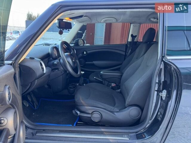 Чорний Міні Cooper, об'ємом двигуна 1.6 л та пробігом 300 тис. км за 5350 $, фото 11 на Automoto.ua