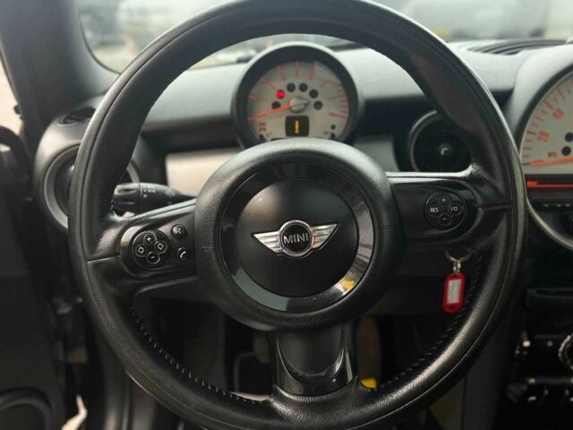 Черный Мини Купер, объемом двигателя 0 л и пробегом 223 тыс. км за 7000 $, фото 11 на Automoto.ua