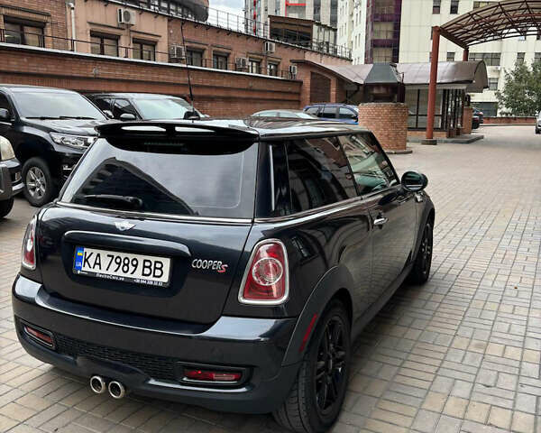 Черный Мини Купер, объемом двигателя 1.6 л и пробегом 159 тыс. км за 6850 $, фото 23 на Automoto.ua