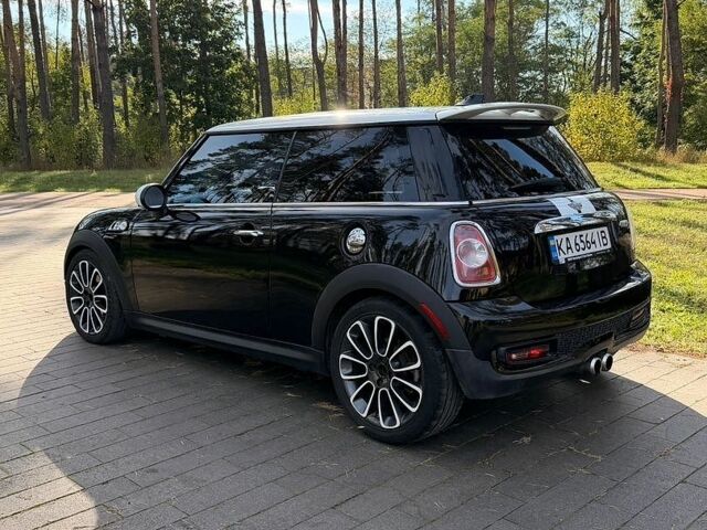 Черный Мини Купер, объемом двигателя 1.6 л и пробегом 220 тыс. км за 7800 $, фото 6 на Automoto.ua