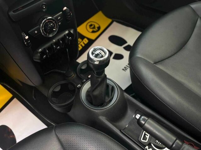 Черный Мини Купер, объемом двигателя 0 л и пробегом 223 тыс. км за 7000 $, фото 18 на Automoto.ua