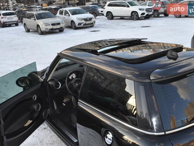 Чорний Міні Cooper, об'ємом двигуна 1.6 л та пробігом 123 тис. км за 8900 $, фото 15 на Automoto.ua