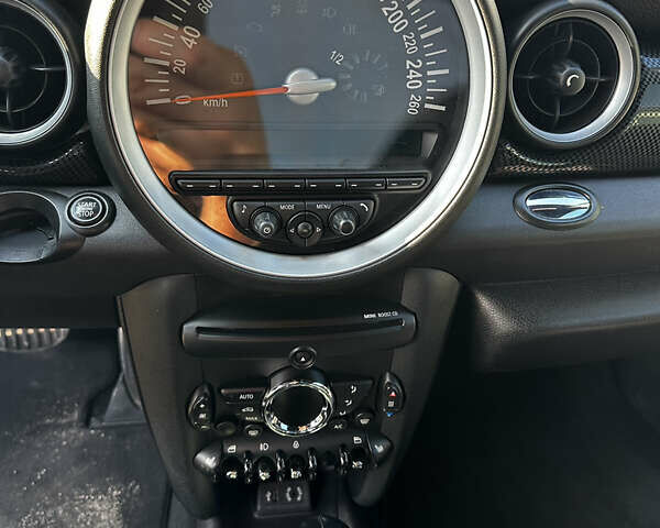 Чорний Міні Cooper, об'ємом двигуна 1.6 л та пробігом 150 тис. км за 9500 $, фото 9 на Automoto.ua