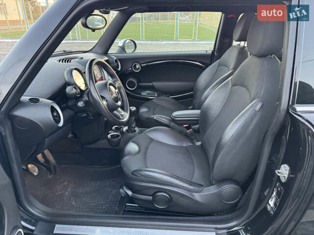 Чорний Міні Cooper, об'ємом двигуна 1.6 л та пробігом 272 тис. км за 6900 $, фото 20 на Automoto.ua