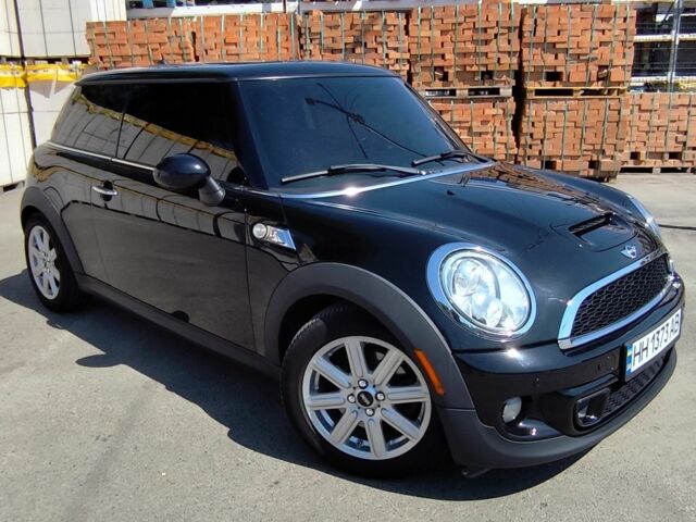 Чорний Міні Cooper, об'ємом двигуна 1.6 л та пробігом 135 тис. км за 8509 $, фото 12 на Automoto.ua