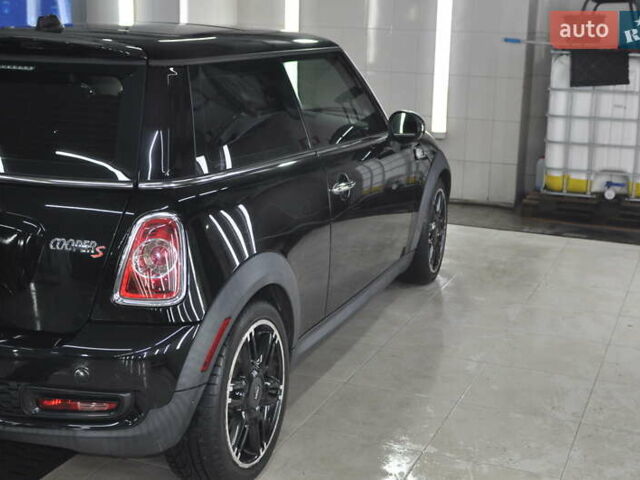 Чорний Міні Cooper, об'ємом двигуна 1.6 л та пробігом 123 тис. км за 8900 $, фото 19 на Automoto.ua