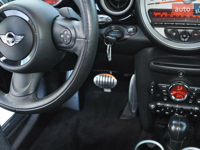 Чорний Міні Cooper, об'ємом двигуна 1.6 л та пробігом 123 тис. км за 8900 $, фото 11 на Automoto.ua