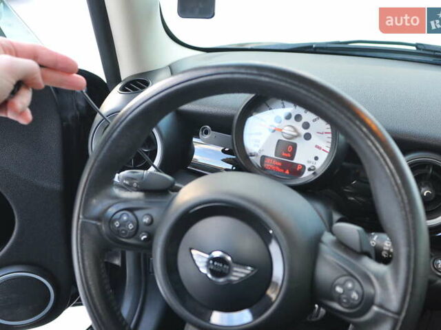 Чорний Міні Cooper, об'ємом двигуна 1.6 л та пробігом 123 тис. км за 8900 $, фото 12 на Automoto.ua