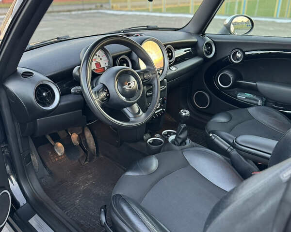 Чорний Міні Cooper, об'ємом двигуна 1.6 л та пробігом 272 тис. км за 6900 $, фото 17 на Automoto.ua