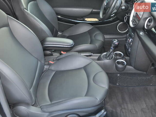 Чорний Міні Cooper, об'ємом двигуна 1.6 л та пробігом 123 тис. км за 8900 $, фото 8 на Automoto.ua