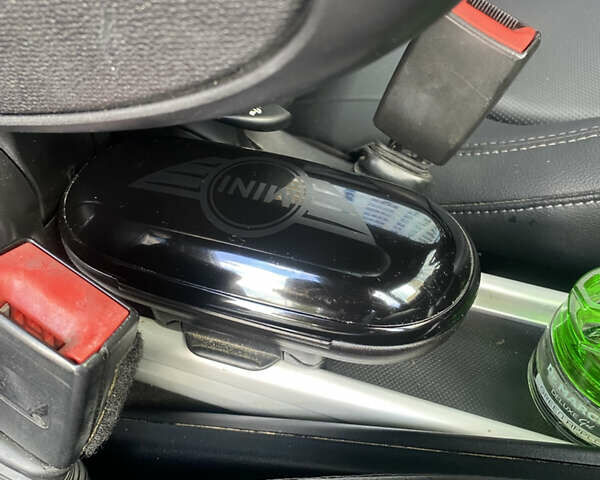Чорний Міні Cooper, об'ємом двигуна 1.6 л та пробігом 248 тис. км за 12999 $, фото 21 на Automoto.ua