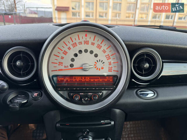 Чорний Міні Cooper, об'ємом двигуна 1.6 л та пробігом 272 тис. км за 6900 $, фото 23 на Automoto.ua